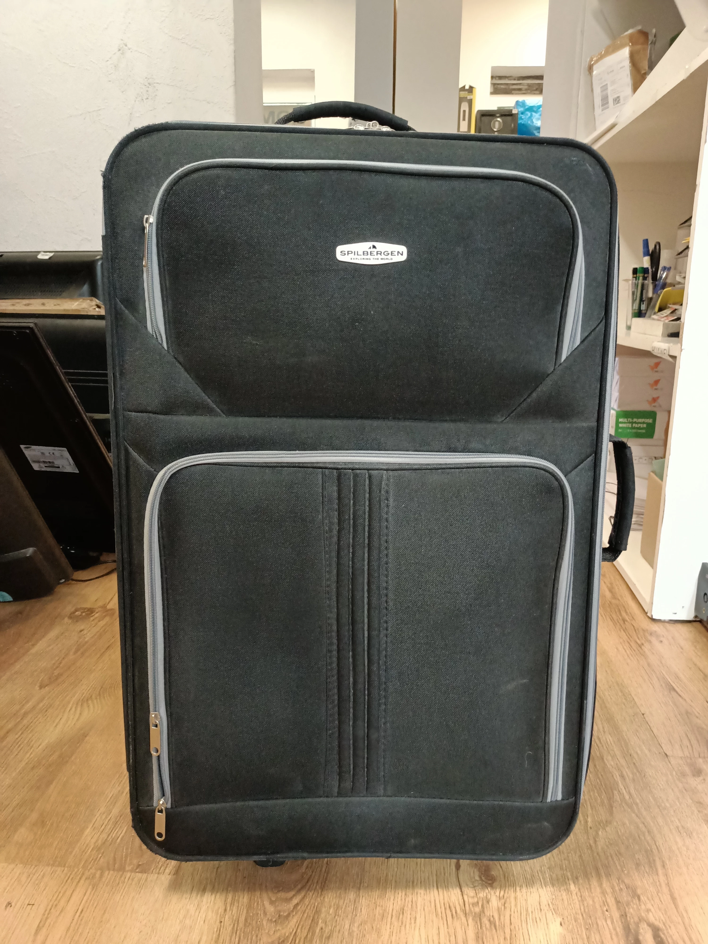 walizka-duza-spilbergen-niepodleglosci-26-czechowice-milz-2