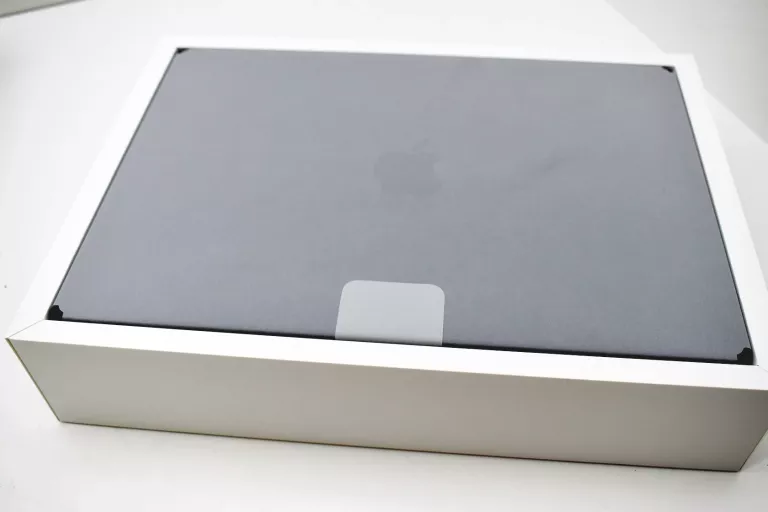 LAPTOP APPLE MACBOOK PRO 14,2" A2992