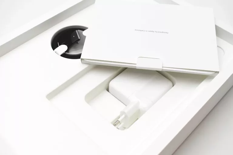 LAPTOP APPLE MACBOOK PRO 14,2" A2992