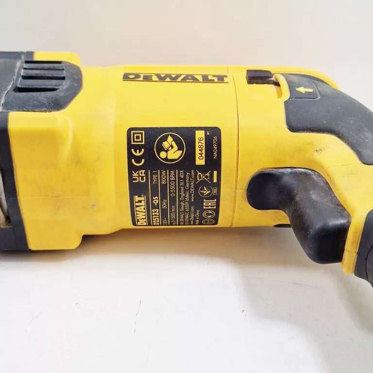 MŁOTOWIERTARKA DEWALT D25133 800W