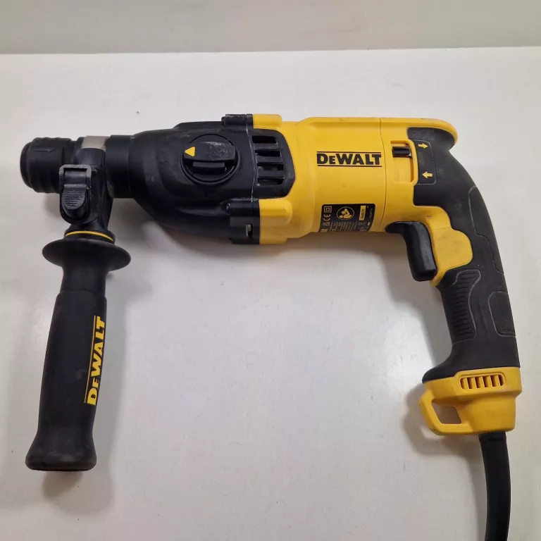 MŁOTOWIERTARKA DEWALT D25133 800W