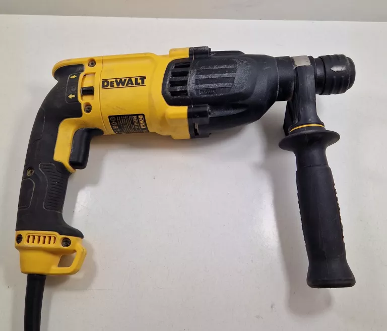 MŁOTOWIERTARKA DEWALT D25133 800W