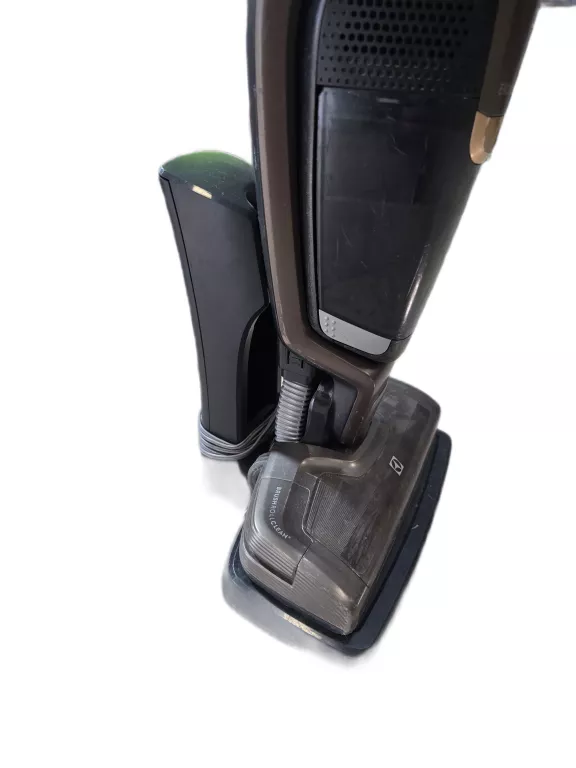 ODKURZACZ ELECTROLUX ERGORAPIDO HUV EER77MBM / ŁAD