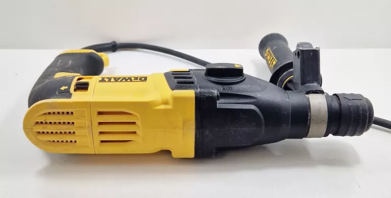 MŁOTOWIERTARKA DEWALT D25133 800W