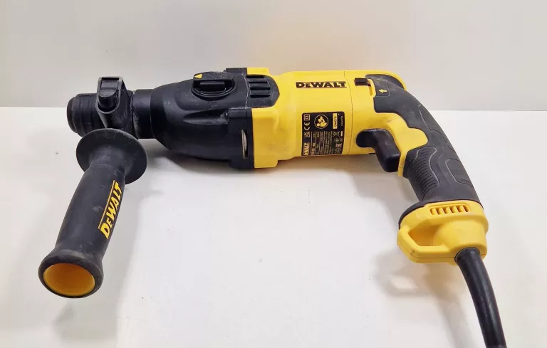 MŁOTOWIERTARKA DEWALT D25133 800W
