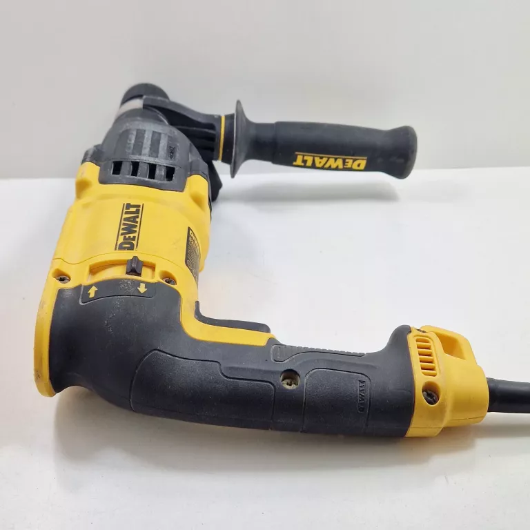 MŁOTOWIERTARKA DEWALT D25133 800W