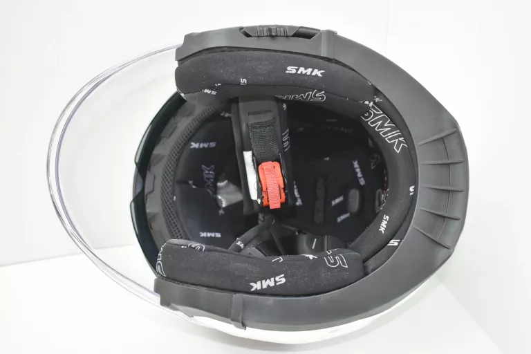 SMK KASK MOTOCYKLOWY OTWARTY Z SZYBĄ I BLENDĄ GTJ