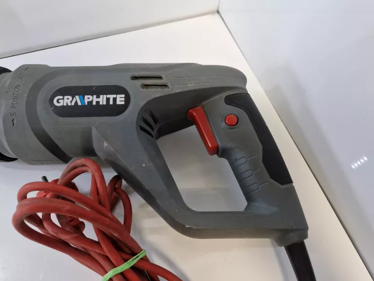 PILARKA SZABLASTA 900W GRAPHITE 58G971 PIŁA
