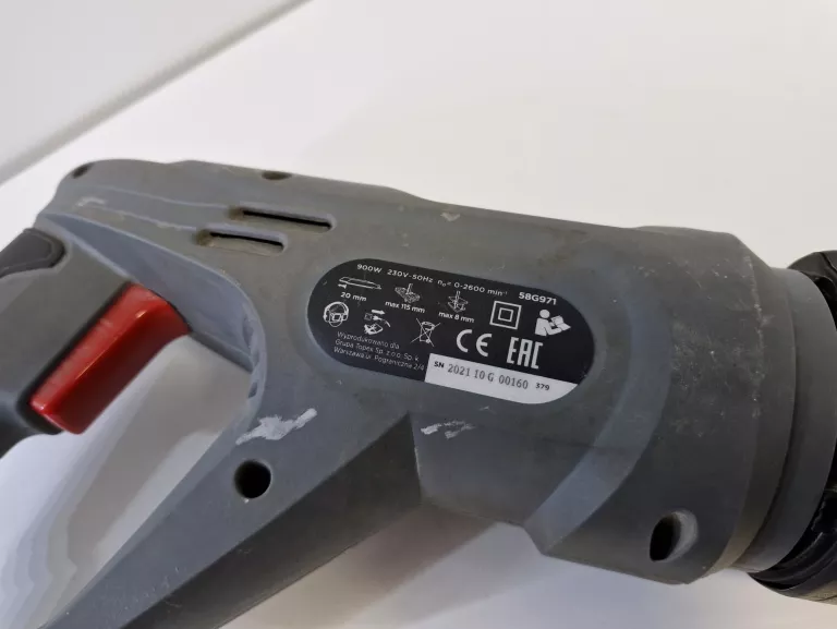 PILARKA SZABLASTA 900W GRAPHITE 58G971 PIŁA
