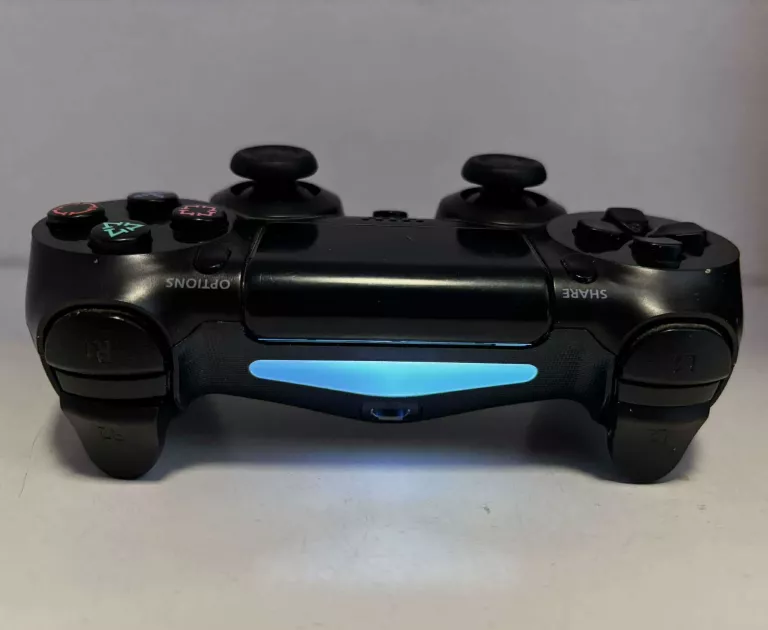 KONSOLA SONY PLAYSTATION 4 SLIM CUH-2216A // 500 GB + AKCESORIA