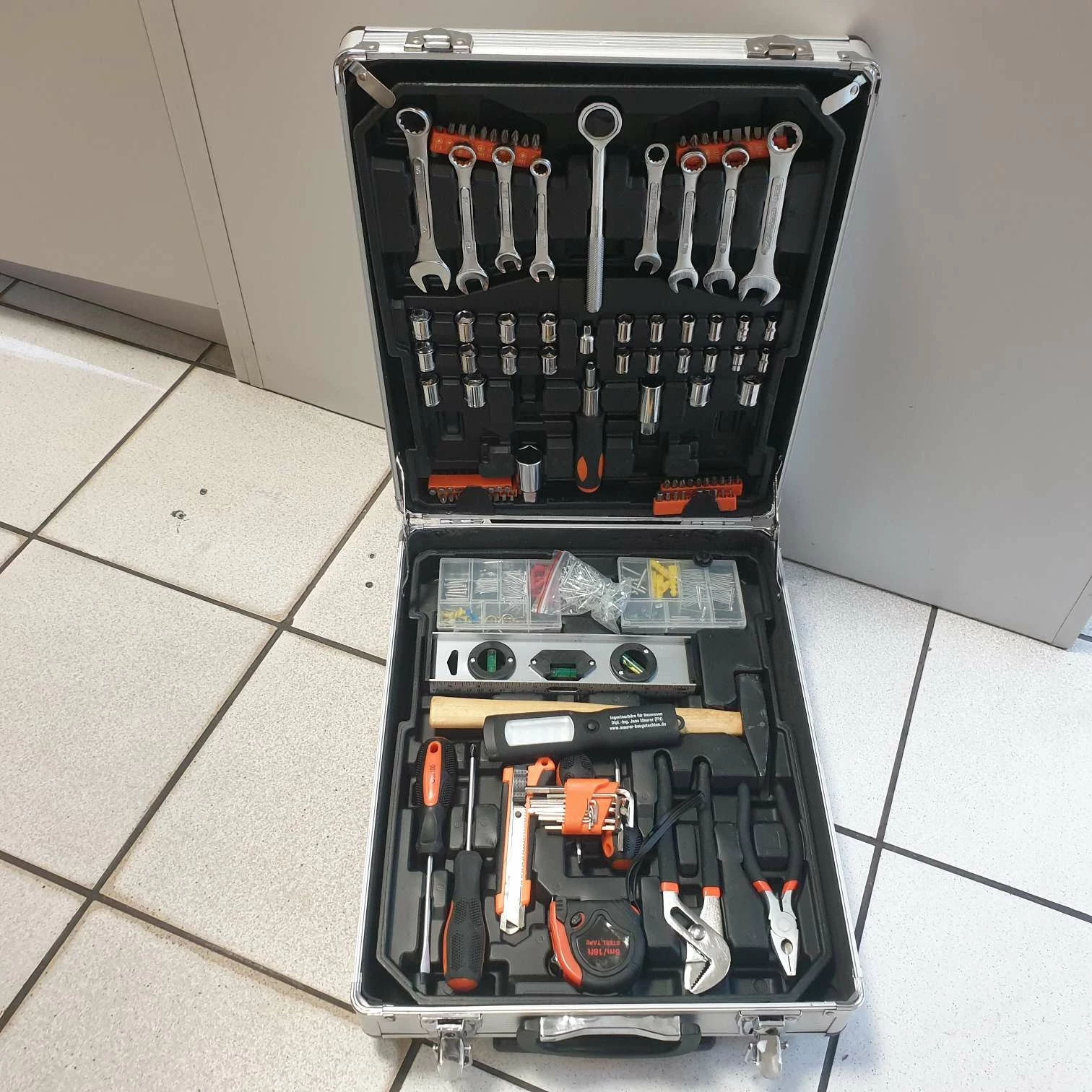 zestaw-kluczy-stark-walizka-zamkowa-13-kalisz-sj