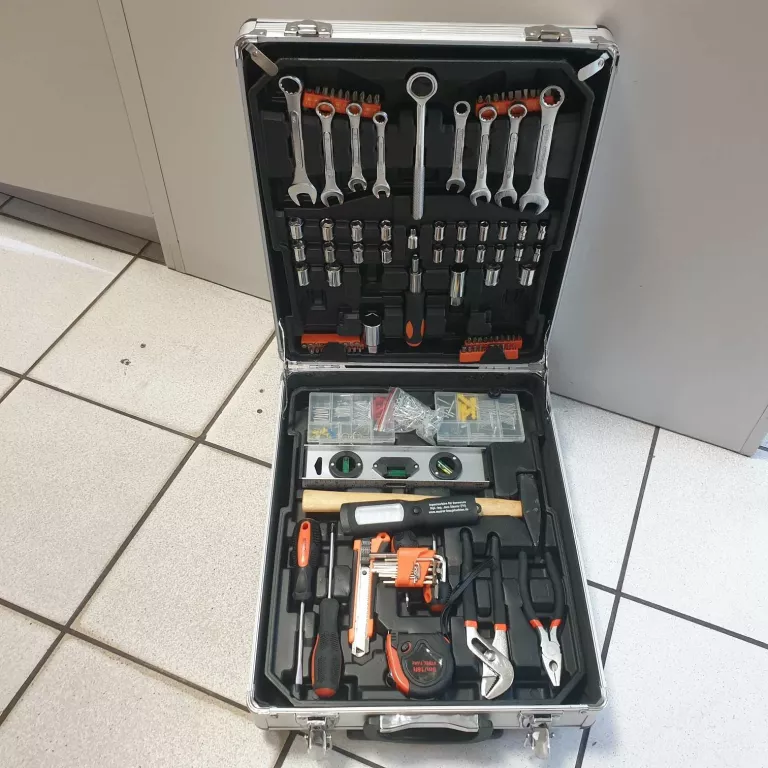 zestaw-kluczy-stark-walizka-zamkowa-13-kalisz-sj