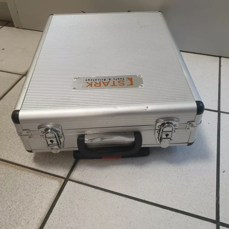 ZESTAW KLUCZY STARK WALIZKA