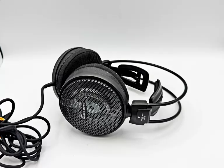 SŁUCHAWKI WOKÓŁUSZNE AUDIO-TECHNICA ATH-AD700X
