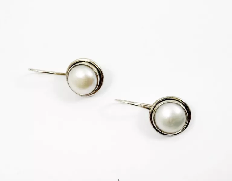 srebrne-kolczyki-z-perelkami-proba-925-waga-459-bigiel-otwarty-krzywoustego-324-wroclaw