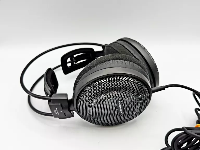 SŁUCHAWKI WOKÓŁUSZNE AUDIO-TECHNICA ATH-AD700X