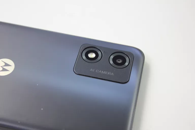 TELEFON MOTOROLA MOTO E13