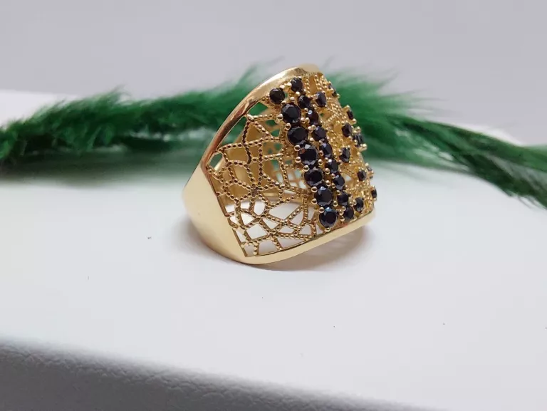 sliczny-zloty-pierscionek-585-fala-czarne-kamyki-501g-r15-material-15835-2