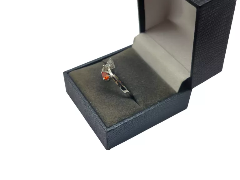 SREBRNY PIERŚCIONEK PR.925 Z KAMIENIAMI | 2,57G | R/16