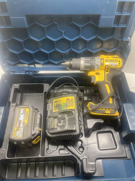 DEWALT AKUMULATOR DCB546 WKRĘTARKA DEWALT DCD796 LADOWARKA
