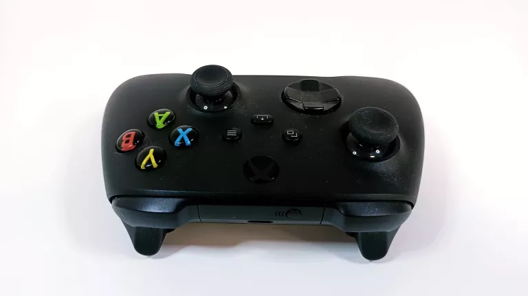 PAD XBOX SERIES S/X CARBON BLACK / PUDEŁKO