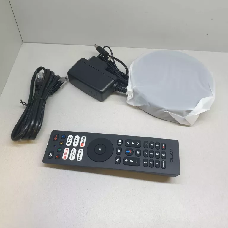 ODTWARZACZ MULTIMEDIALNY DEKODER PLAY BOX TV 4K KOMPLET