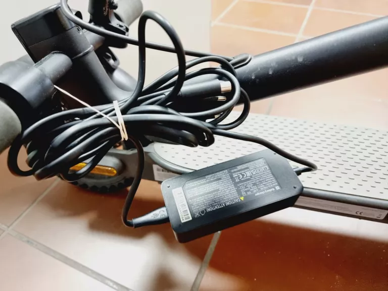 HULAJNOGA ELEKTRYCZNA XIAOMI MI ELECTRIC SCOOTER 1S