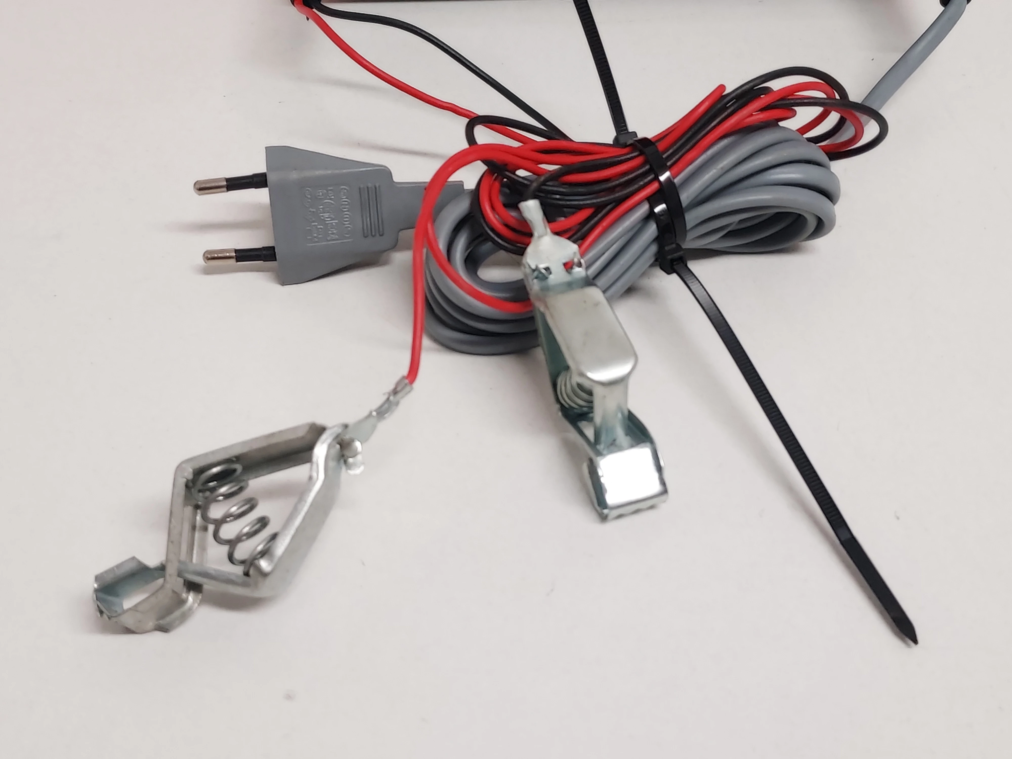 prostownik-einhell-chargemaster-4a-12v-6v-natezenie-maksymalne-4