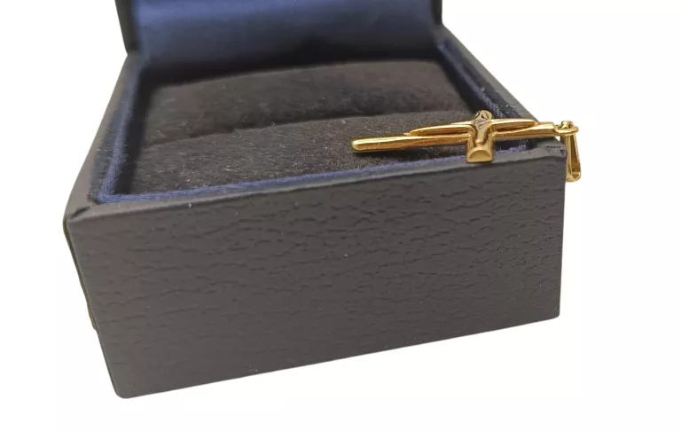 UROCZA ZŁOTA ZAWIESZKA KRZYŻYK 14K!!!!!