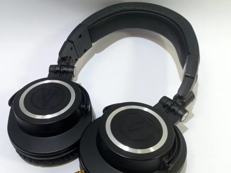 SŁUCHAWKI WOKÓŁUSZNE AUDIO-TECHNICA ATH-M50X