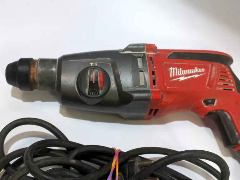 MŁOTOWIERTARKA MILWAUKEE SDS PLUS 800 W