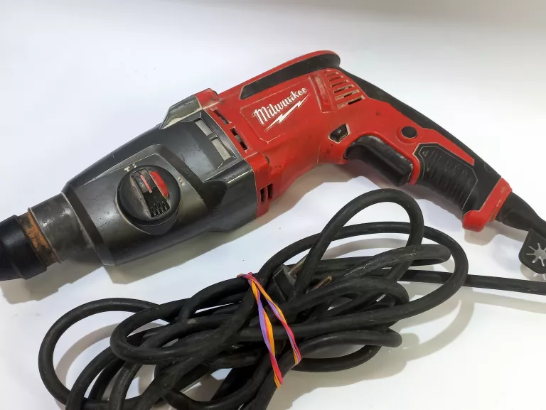 MŁOTOWIERTARKA MILWAUKEE SDS PLUS 800 W
