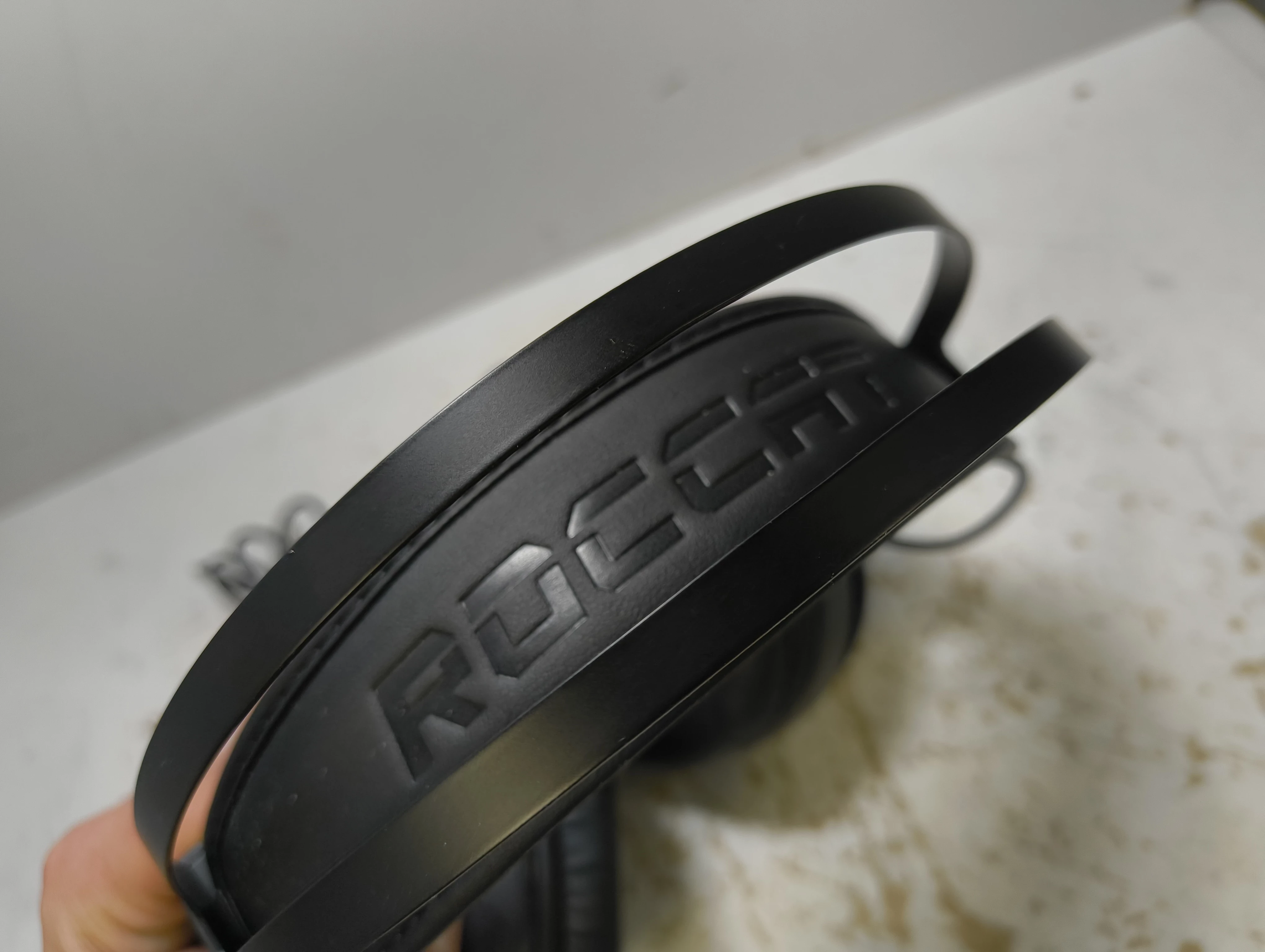 sluchawki-nauszne-roccat-elo-model-elo-x