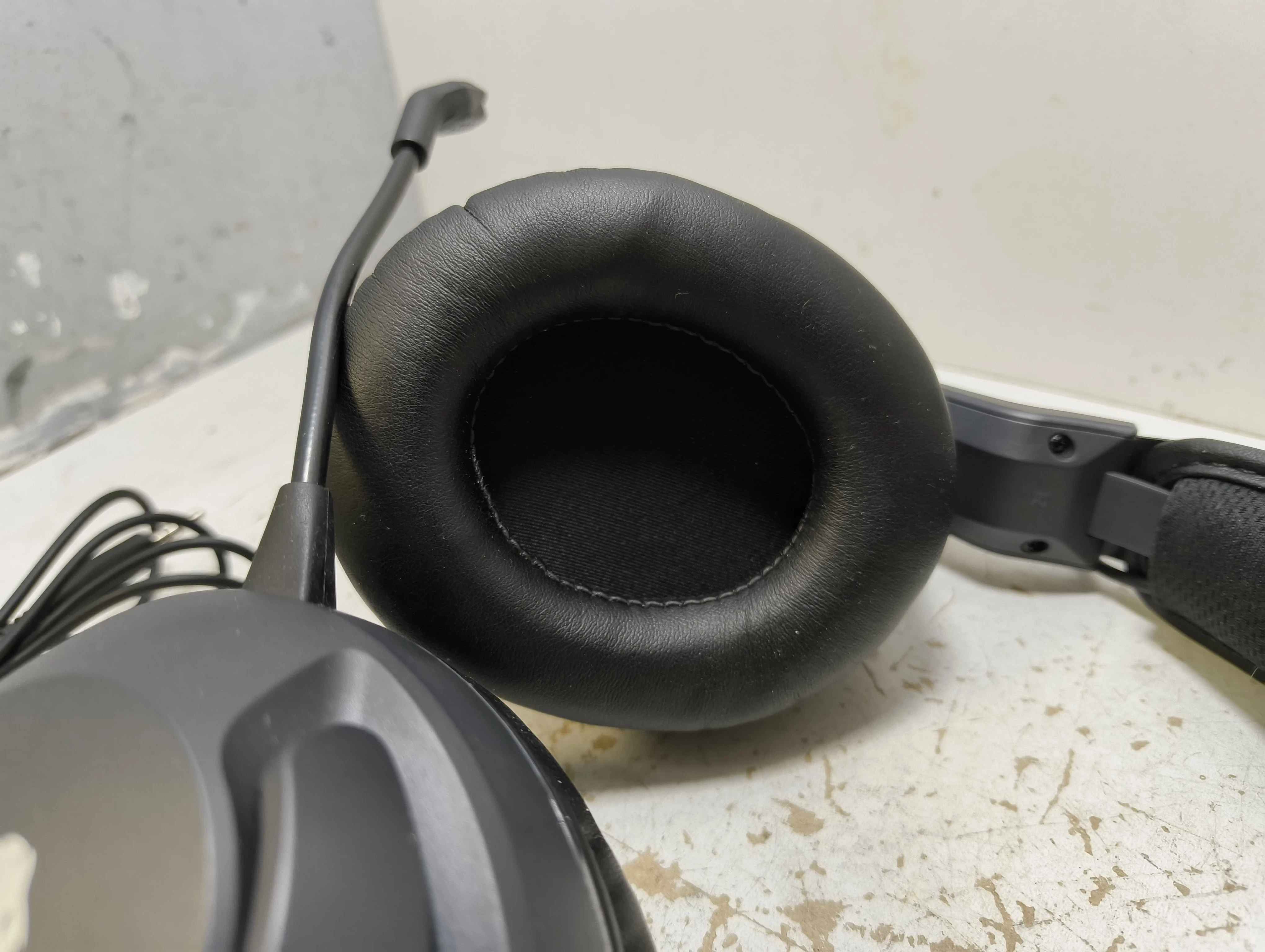 sluchawki-nauszne-roccat-elo-kod-producenta-roc-14-120-02