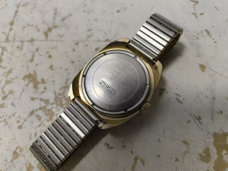 ZEGAREK SLAVA 21 JEWELS NAKRĘCANY POZLACANY