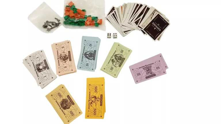 GRA PLANSZOWA HASBRO MONOPOLY DUGEONS& DRAGONS PL