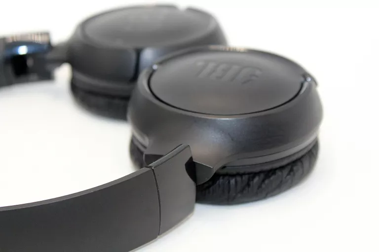 SŁUCHAWKI NAUSZNE BT JBL TUNE 525BT CZARNE