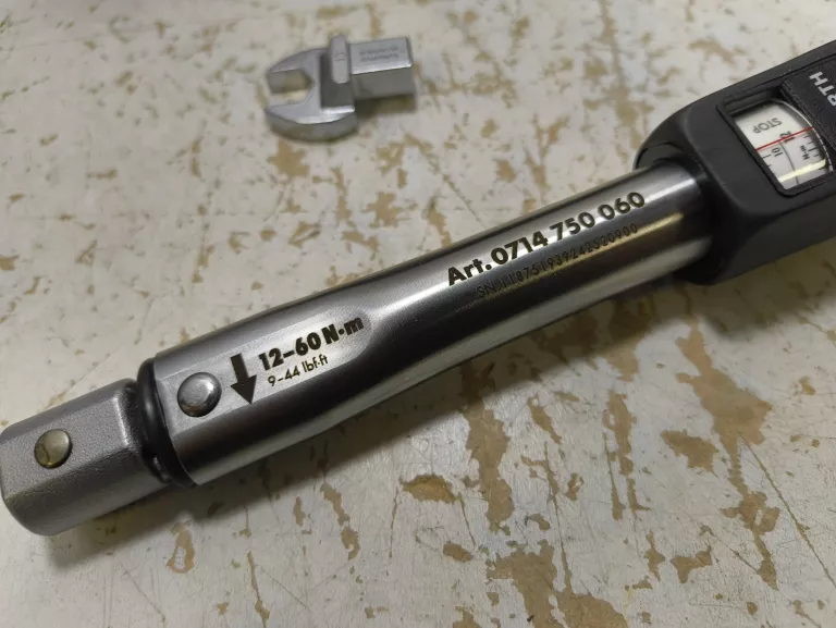 KLUCZ DYNAMOMETRYCZNY Z WYMIENNĄ GŁOWICĄ WURTH 12-60NM 0714 750 060