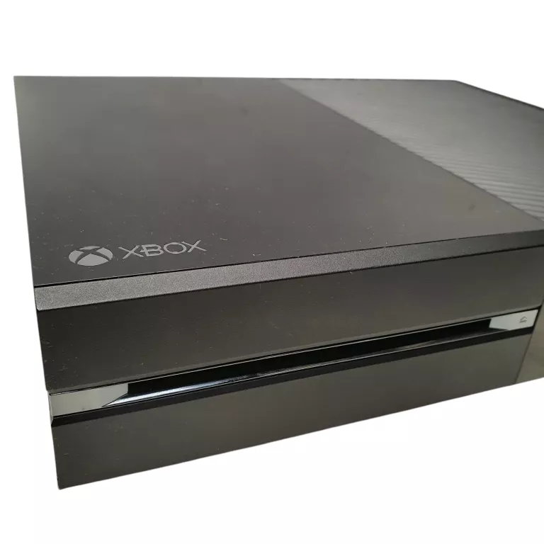 KONSOLA XBOX ONE 1540 500GB Z GRAMI