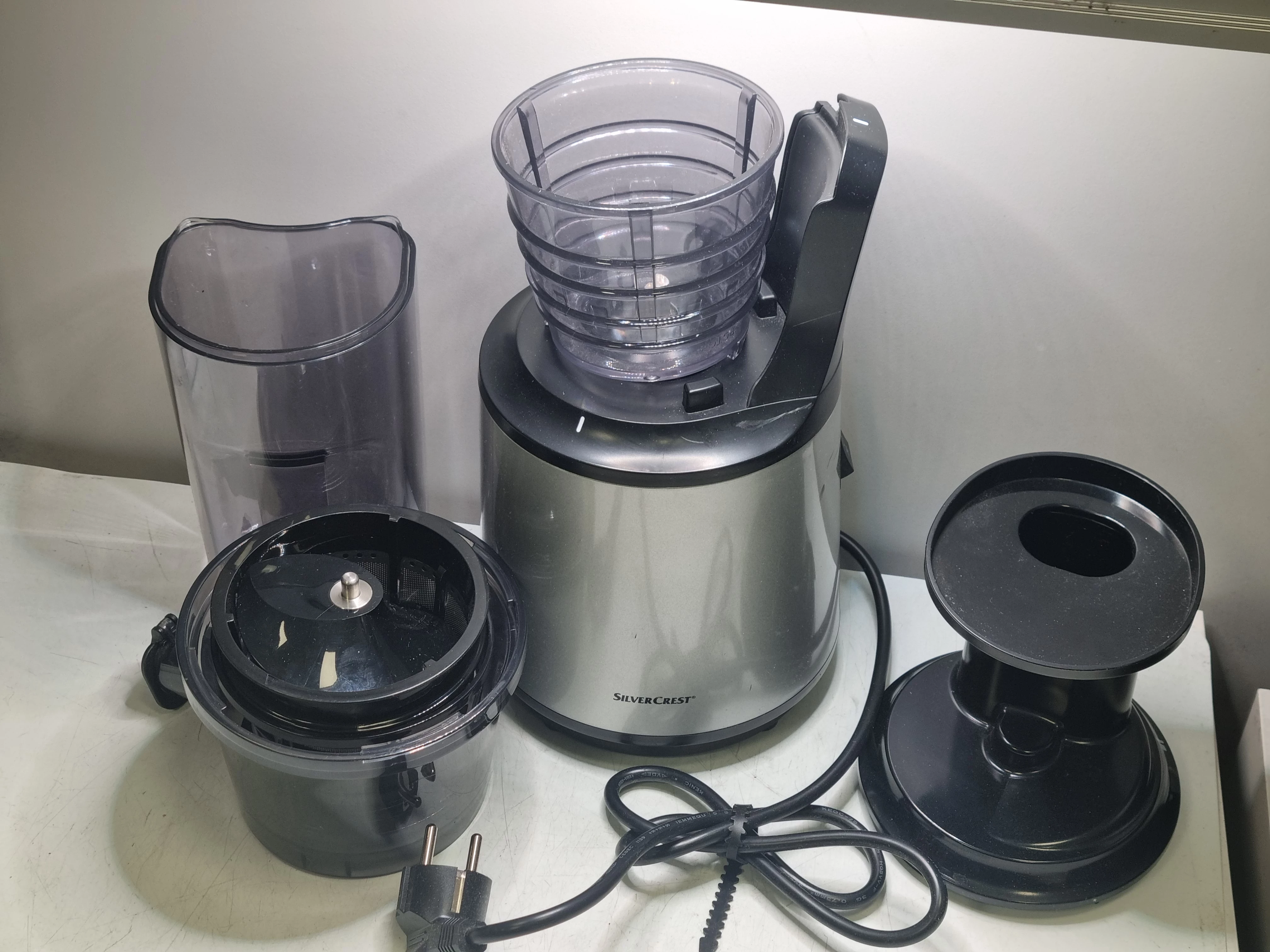 wolnoobrotowa-wyciskarka-do-sokow-silver-crest-ssj-150-a2-w-pudelku-kolor-dominujacy-129357-8