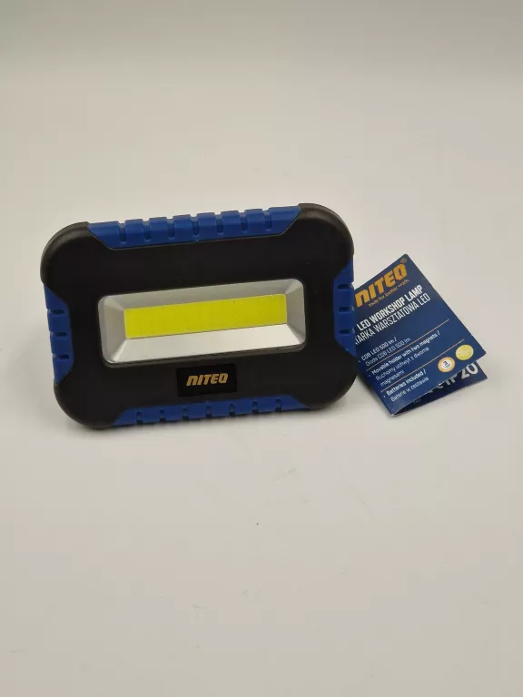 latarka-warsztatowa-niteo-aleje-jerozolimskie-33-warszawa-boonum