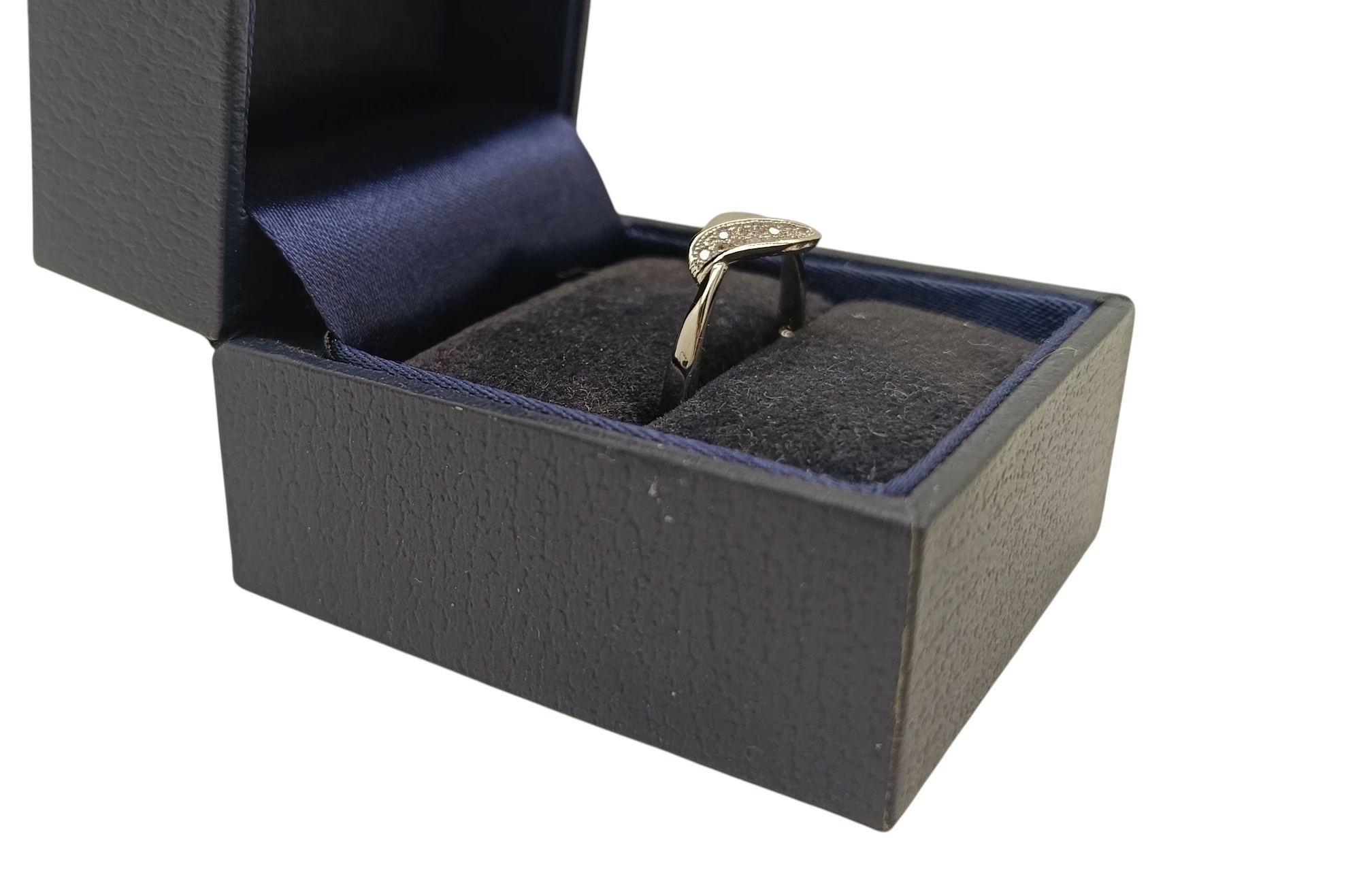 atrakcyjny-srebrny-pierscionek-rozm14-925-rodzaj-2205-2