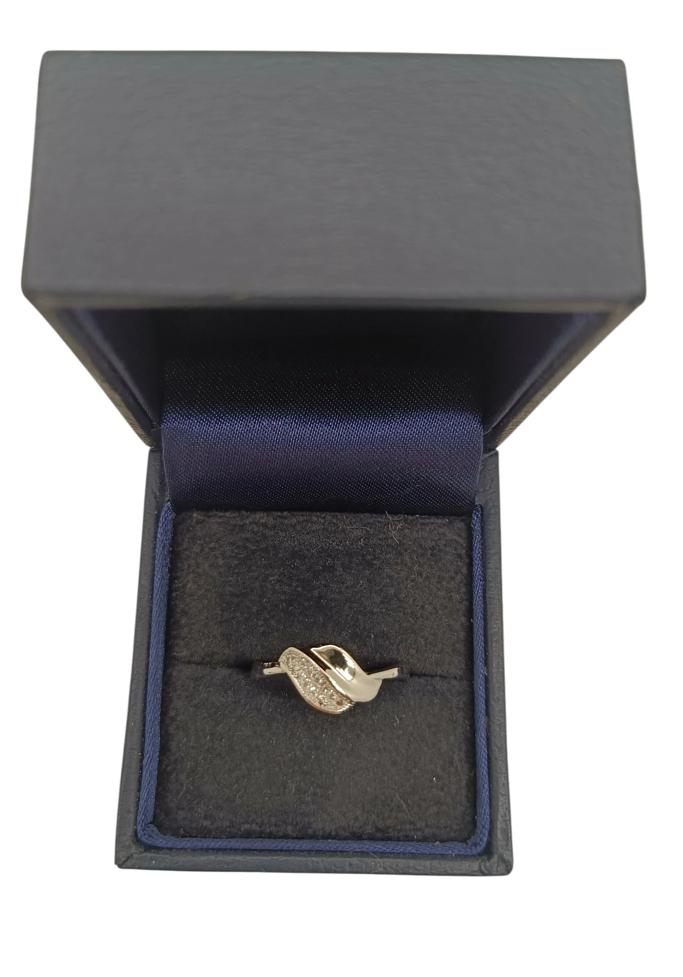 atrakcyjny-srebrny-pierscionek-rozm14-925-stan-11323-2