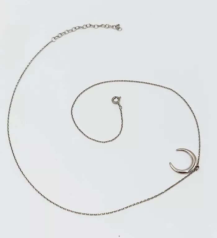 SREBRNY ŁAŃCUSZEK Z ZAWIESZKĄ KSIĘŻYCEM P.925 2,19G 45CM