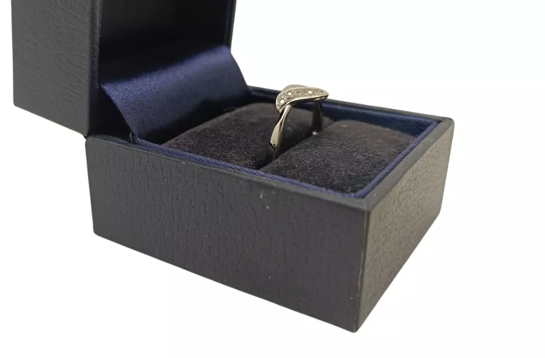 atrakcyjny-srebrny-pierscionek-rozm14-925-rodzaj-2205-2