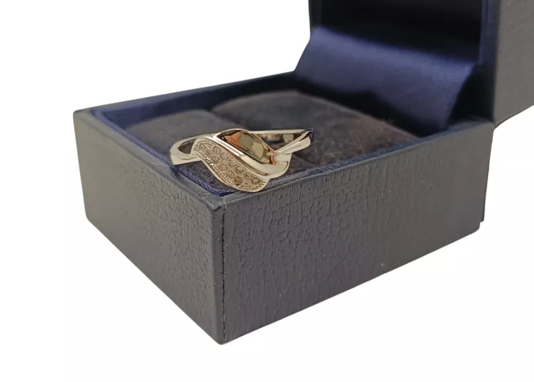 atrakcyjny-srebrny-pierscionek-rozm14-925-kamien-17088-128