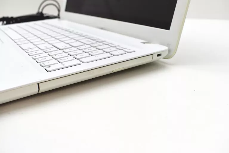 LAPTOP ASUS F540LJ-XX703T BIAŁY