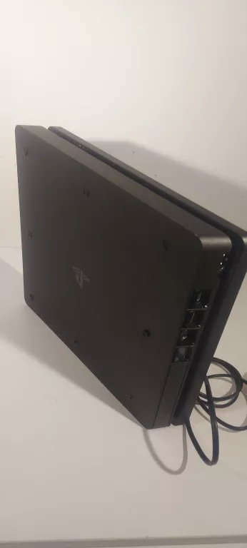 KONSOLA PS4 SLIM 1TB CUH-2216B + PAD SONY