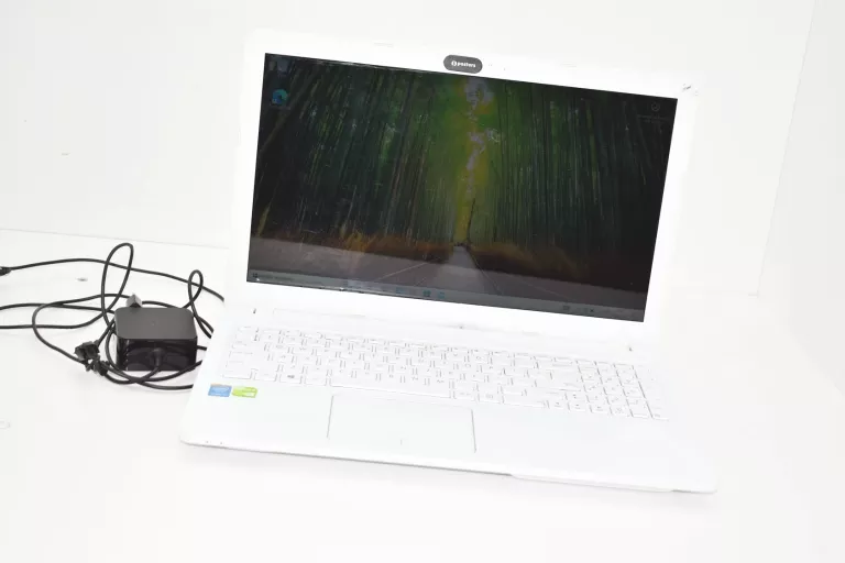 LAPTOP ASUS F540LJ-XX703T BIAŁY