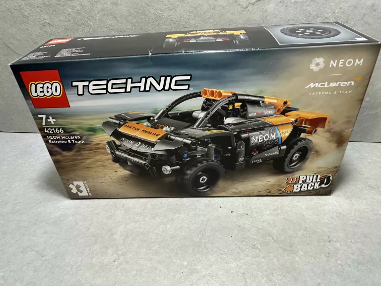 LEGO TECHNIC - NEOM MCLAREN EXTREME RACE CAR 42166